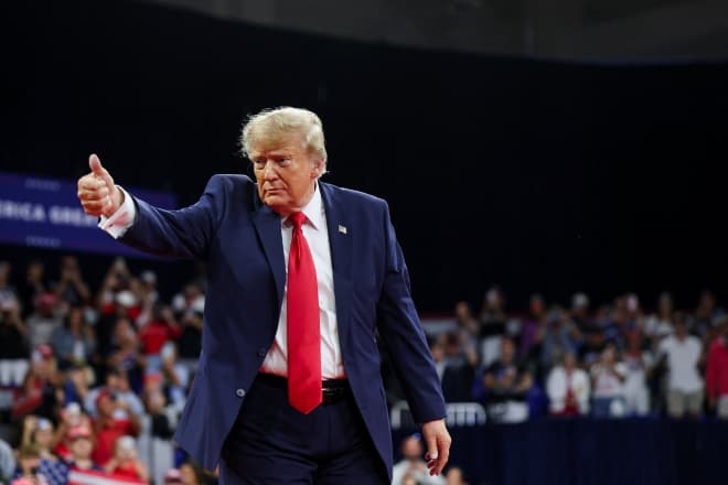 If Democrats Win Congress, Trump Says He Will Veto Every Bill Until They Deal. The Math Mostly Backs Him.